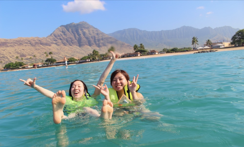ハワイの海で遊ぶ