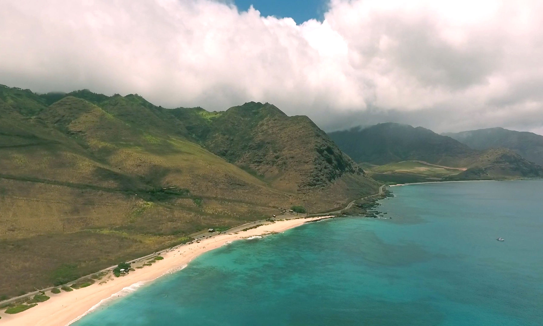 Read more about the article  Best West Oahu Beaches & Snorkel Spots (Local Guide)