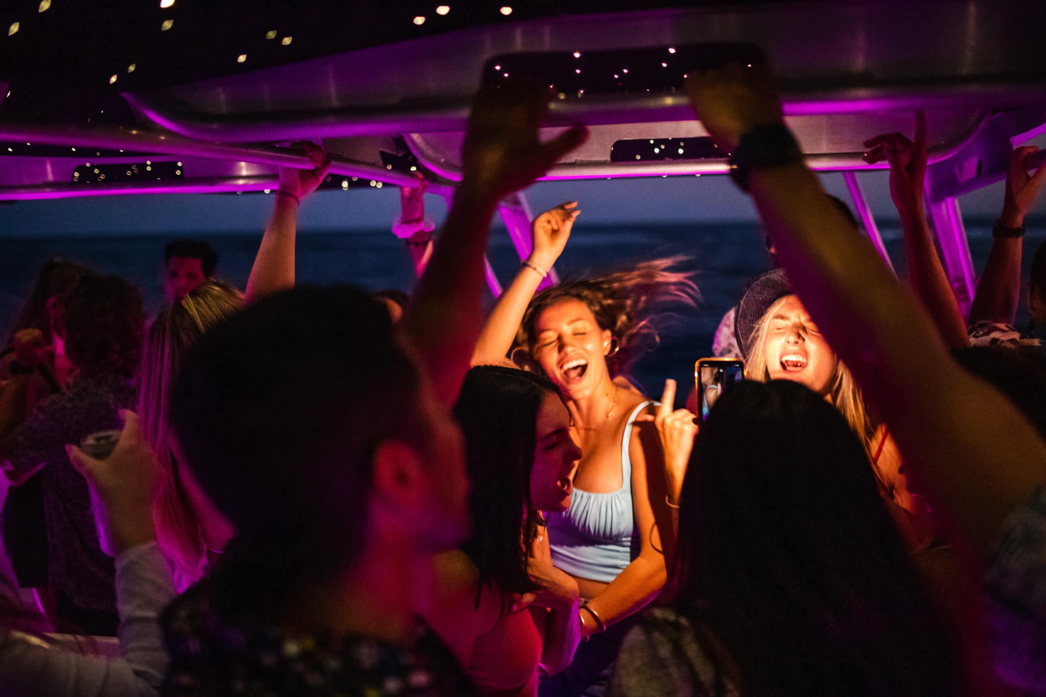 booze cruise waikiki groupon